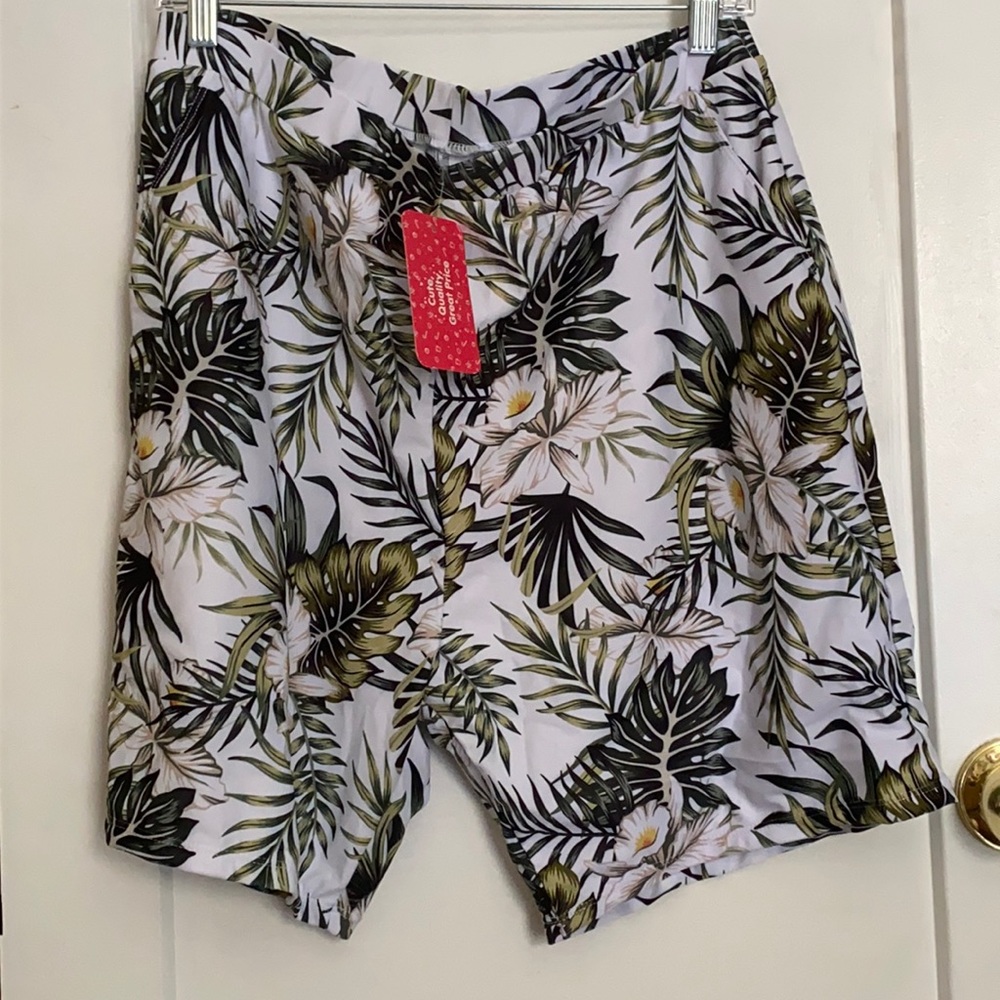 Men’s swim trunks